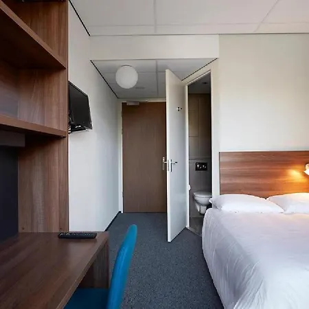 The Social Hub West Extended Szálloda 3*