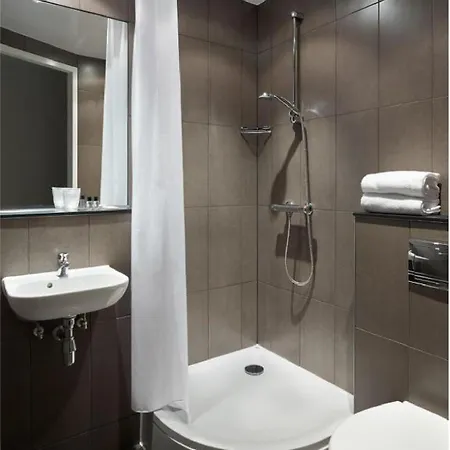 The Social Hub West Extended 3*