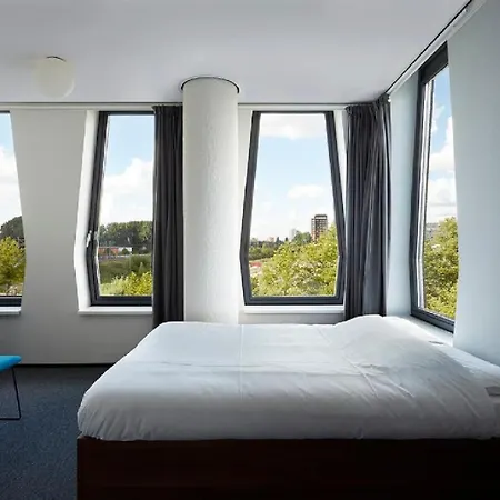 Otel The Social Hub West Extended 3*